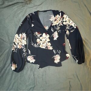 Dynamite Navy and Cream Floral Blouse

#1177